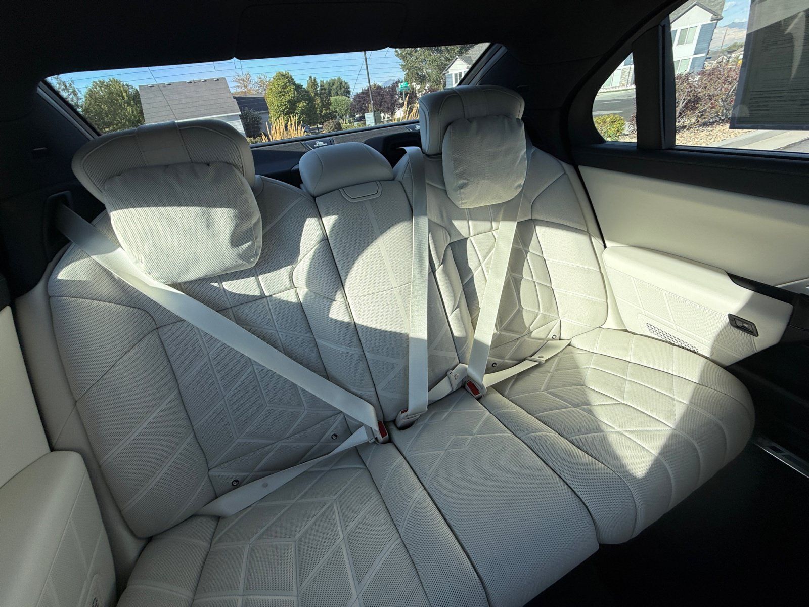 Used 2023 BMW 760i xDrive w/ Executive Package AWD/4WD image 18