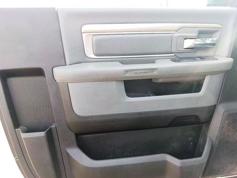 Used 2018 RAM 5500 Tradesman w/ Power & Remote Entry Group image 9