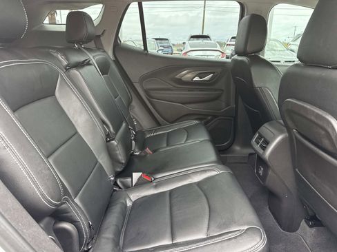 Used 2022 GMC Terrain SLE w/ Driver Convenience Package image 9