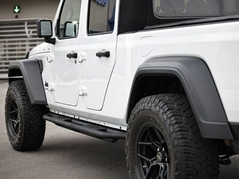 Used 2020 Jeep Gladiator Sport w/ Quick Order Package 24S AWD/4WD image 9