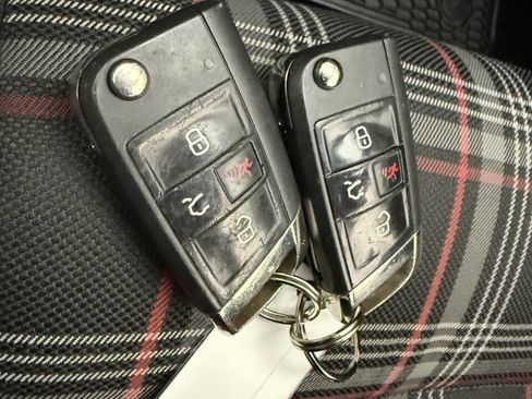 Used 2015 Volkswagen GTI S image 18