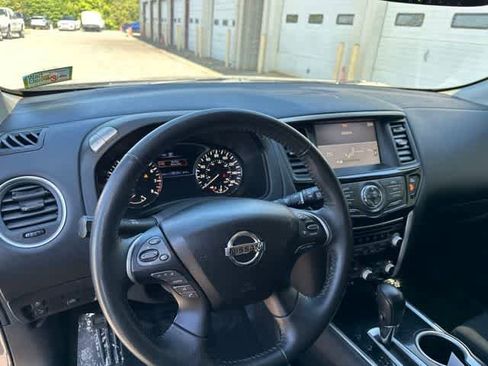 Used 2020 Nissan Pathfinder SV AWD/4WD image 6