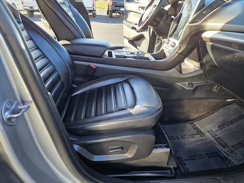 Used 2024 Ford Edge SEL image 20