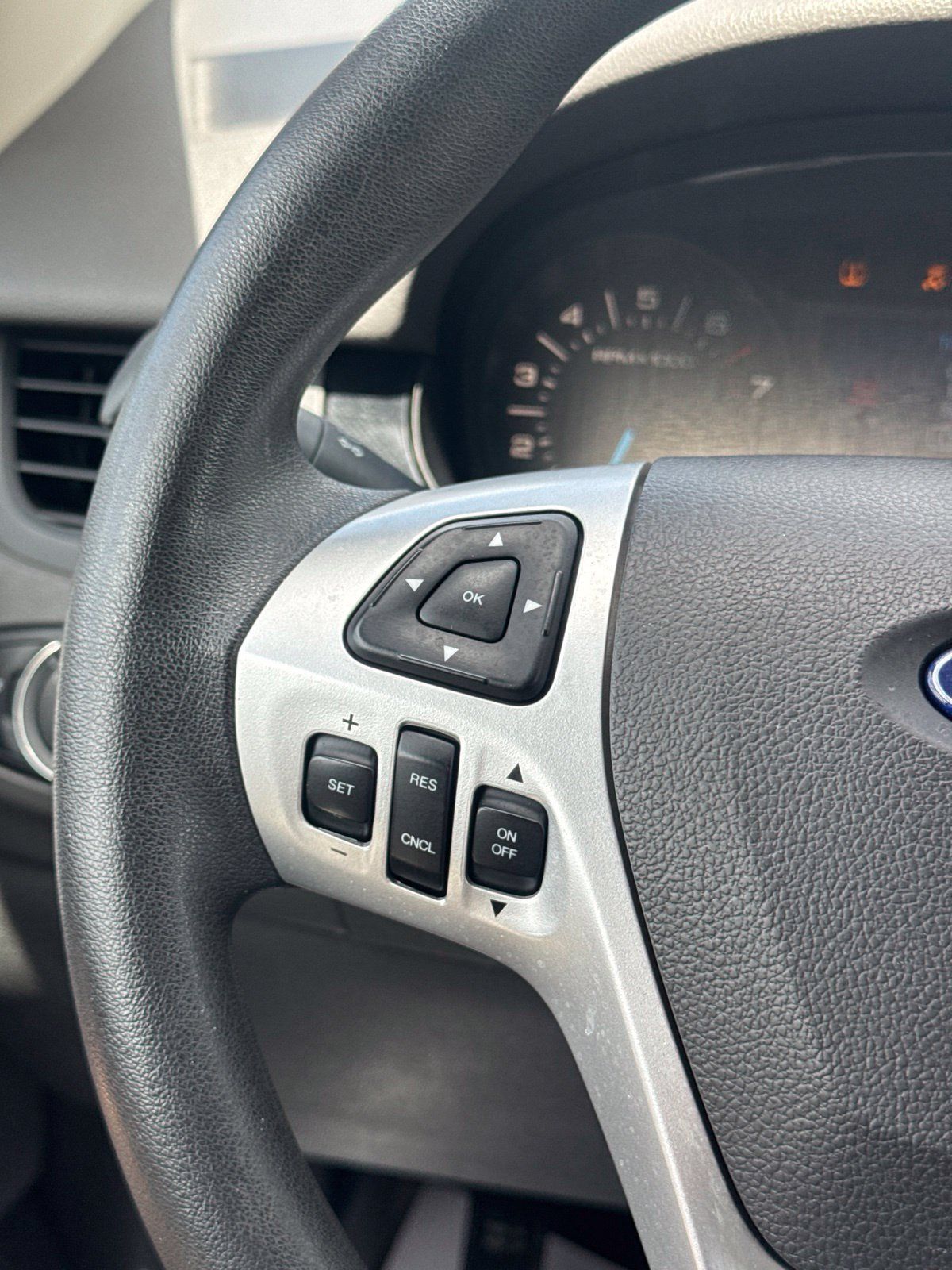 Used 2014 Ford Edge SE w/ Equipment Group 101A FWD image 18