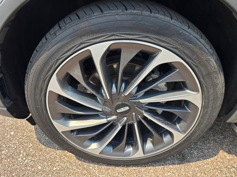 Used 2022 Lincoln Aviator Reserve w/ Equipment Group 201A AWD/4WD image 9