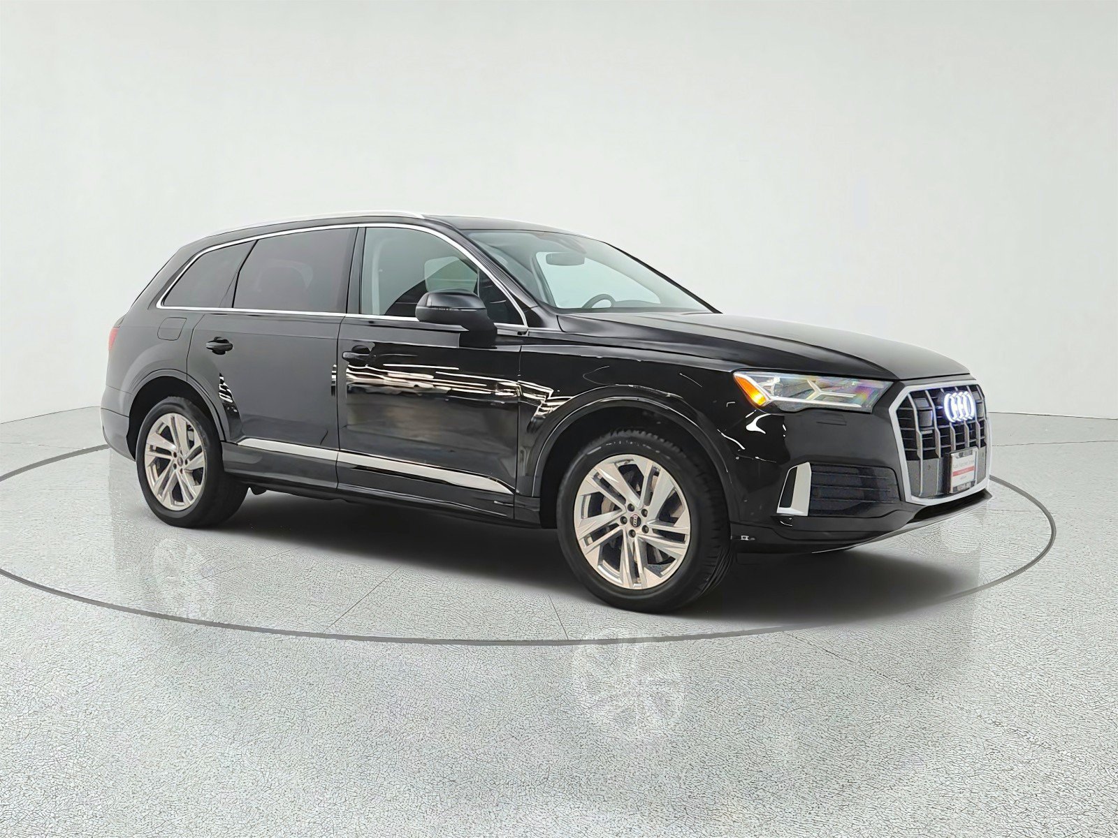 Used 2023 Audi Q7 2.0T Premium w/ Convenience Package AWD/4WD image 3