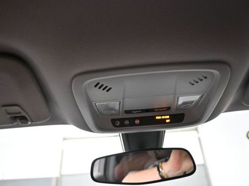 Used 2018 Chevrolet Malibu LT image 12