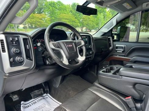 Used 2018 GMC Sierra 2500 SLT w/ Duramax Plus Package AWD/4WD image 10