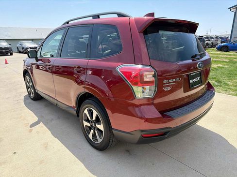 Used 2017 Subaru Forester 2.5i Premium w/ All-Weather Package AWD/4WD image 4