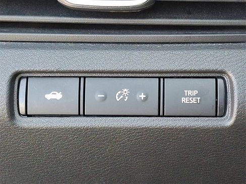 Used 2024 Nissan Altima 2.5 SV image 24