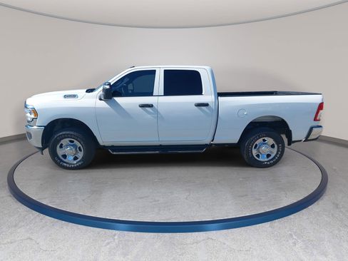 Used 2024 RAM 2500 Tradesman w/ Chrome Appearance Group AWD/4WD image 8