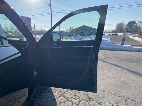 Used 2024 Jeep Grand Cherokee L Limited w/ Luxury Tech Group II image 29