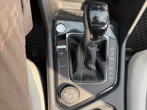 New 2025 Volkswagen Taos SE image 29