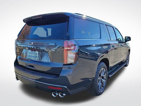 Used 2022 Chevrolet Suburban Z71 w/ Z71 Off-Road Package image 5