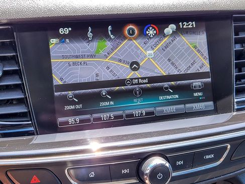 Used 2018 Buick Regal Essence w/ Sights and Sounds Package AWD/4WD image 13