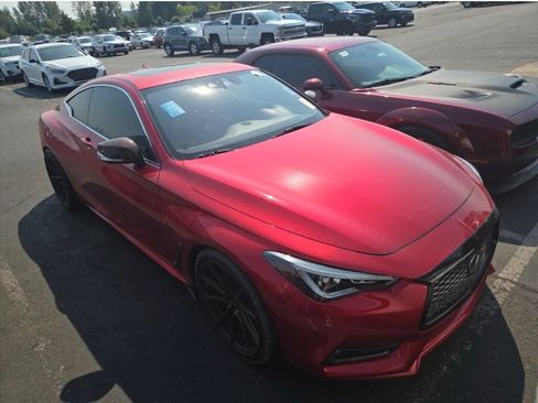 Used 2017 INFINITI Q60 Red Sport 400 RWD image 3