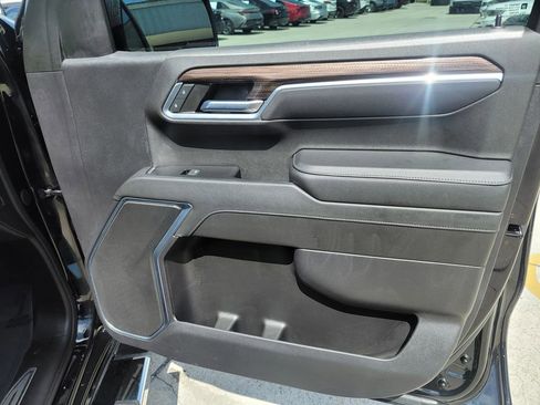 Used 2022 Chevrolet Silverado 1500 LT w/ Protection Package RWD image 13