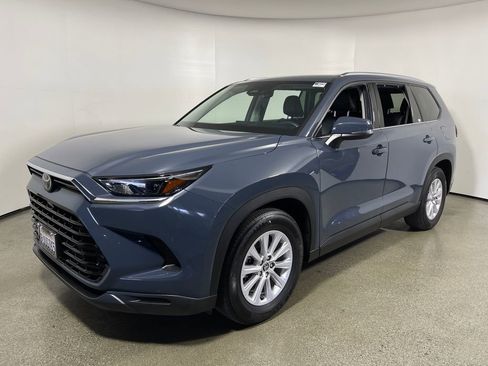Certified 2024 Toyota Grand Highlander FWD image 7