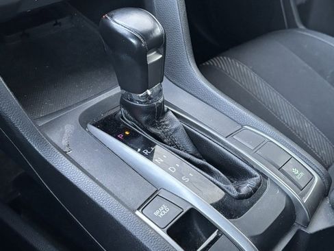 Used 2017 Honda Civic Sport image 12