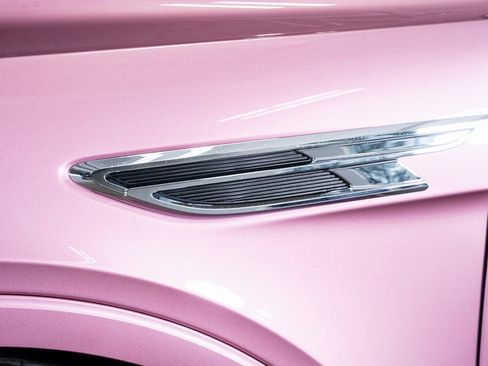 Used 2021 Bentley Bentayga image 21