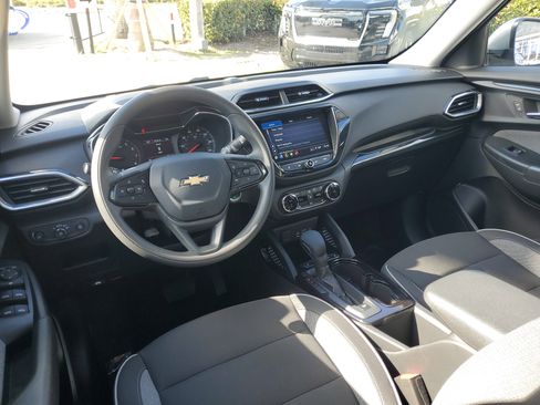 Used 2023 Chevrolet TrailBlazer LT w/ Convenience Package image 9