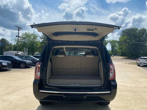 Used 2019 GMC Yukon Denali w/ Denali Ultimate Package AWD/4WD image 8