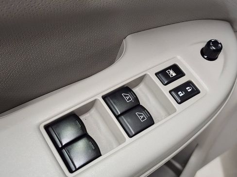 Used 2013 Nissan Quest LE w/ Protection Pkg image 22