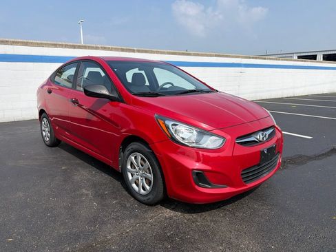 Used 2012 Hyundai Accent GLS FWD image 7