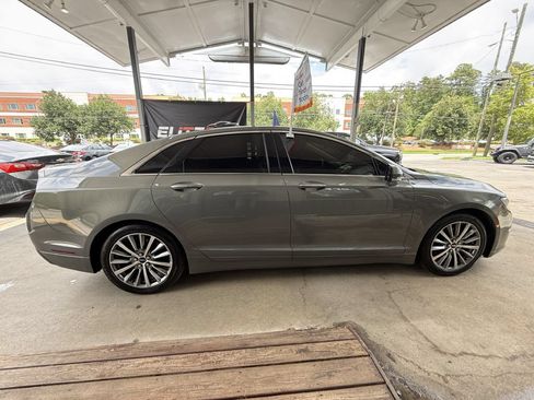 Used 2017 Lincoln MKZ Premiere FWD image 4