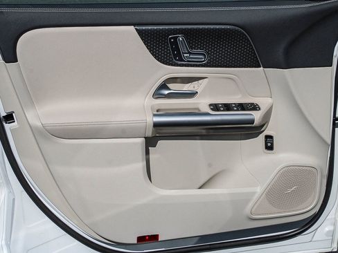 Certified 2025 Mercedes-Benz GLA 250 image 20