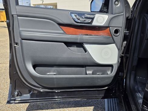 Certified 2022 Lincoln Navigator Reserve image 13