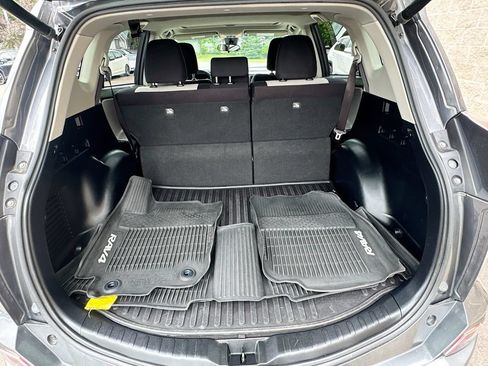 Used 2017 Toyota RAV4 XLE AWD/4WD image 23
