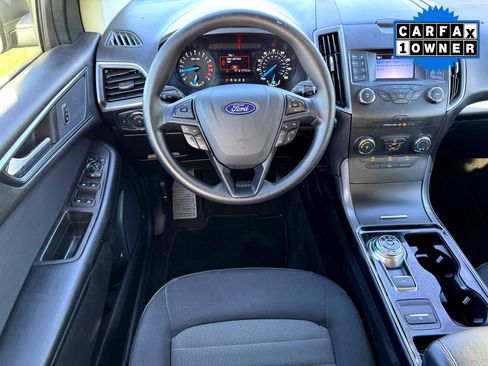 Used 2019 Ford Edge SE image 19