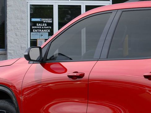 New 2026 Chevrolet Traverse RS image 12