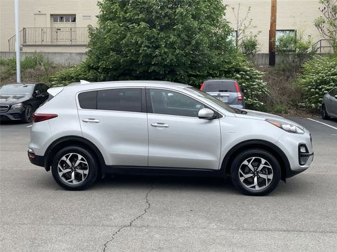 Used 2020 Kia Sportage LX AWD/4WD image 6