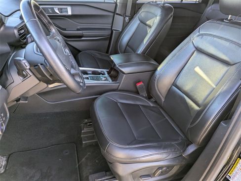 Used 2020 Ford Explorer XLT w/ Equipment Group 202A image 15