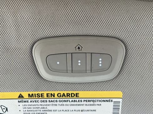 Used 2021 Chrysler Pacifica Touring-L image 16