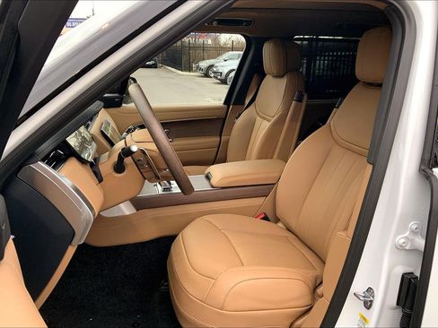 New 2026 Land Rover Range Rover Long Wheelbase SE image 9