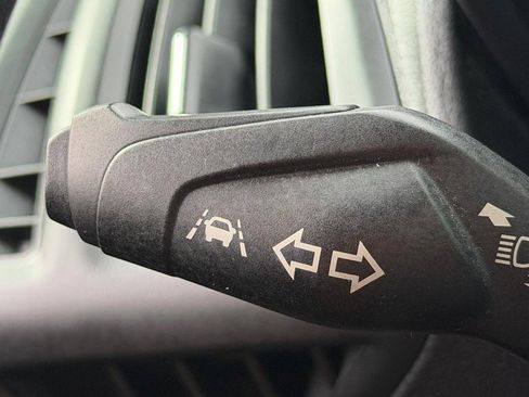 Used 2021 Ford Transit Connect XLT image 31