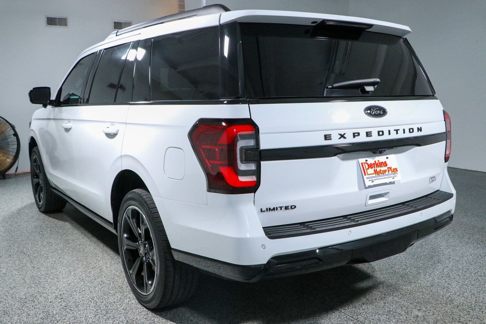 Used 2023 Ford Expedition Limited RWD image 9