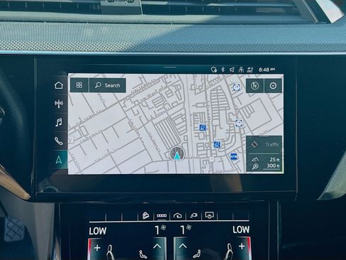 Used 2023 Audi e-tron S Premium Plus image 13