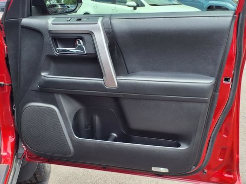 Used 2021 Toyota 4Runner SR5 Premium w/ Moonroof Package RWD image 12