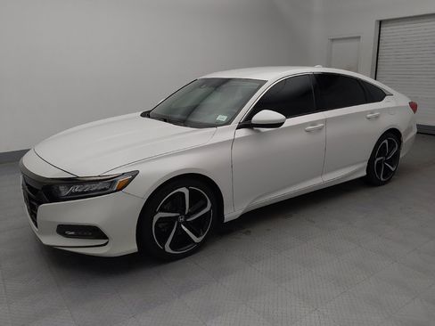 Used 2019 Honda Accord Sport image 2