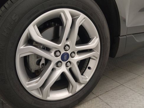 Used 2016 Ford Edge Titanium w/ Technology Package FWD image 31