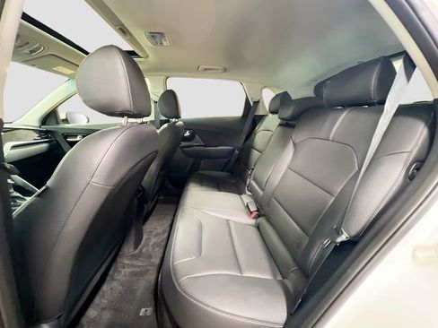 Certified 2022 Kia Niro EX Premium image 26