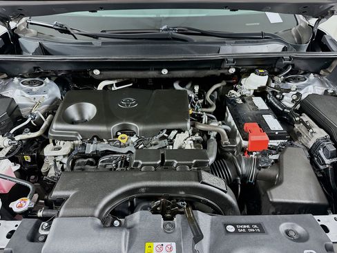 Used 2021 Toyota RAV4 XLE image 31