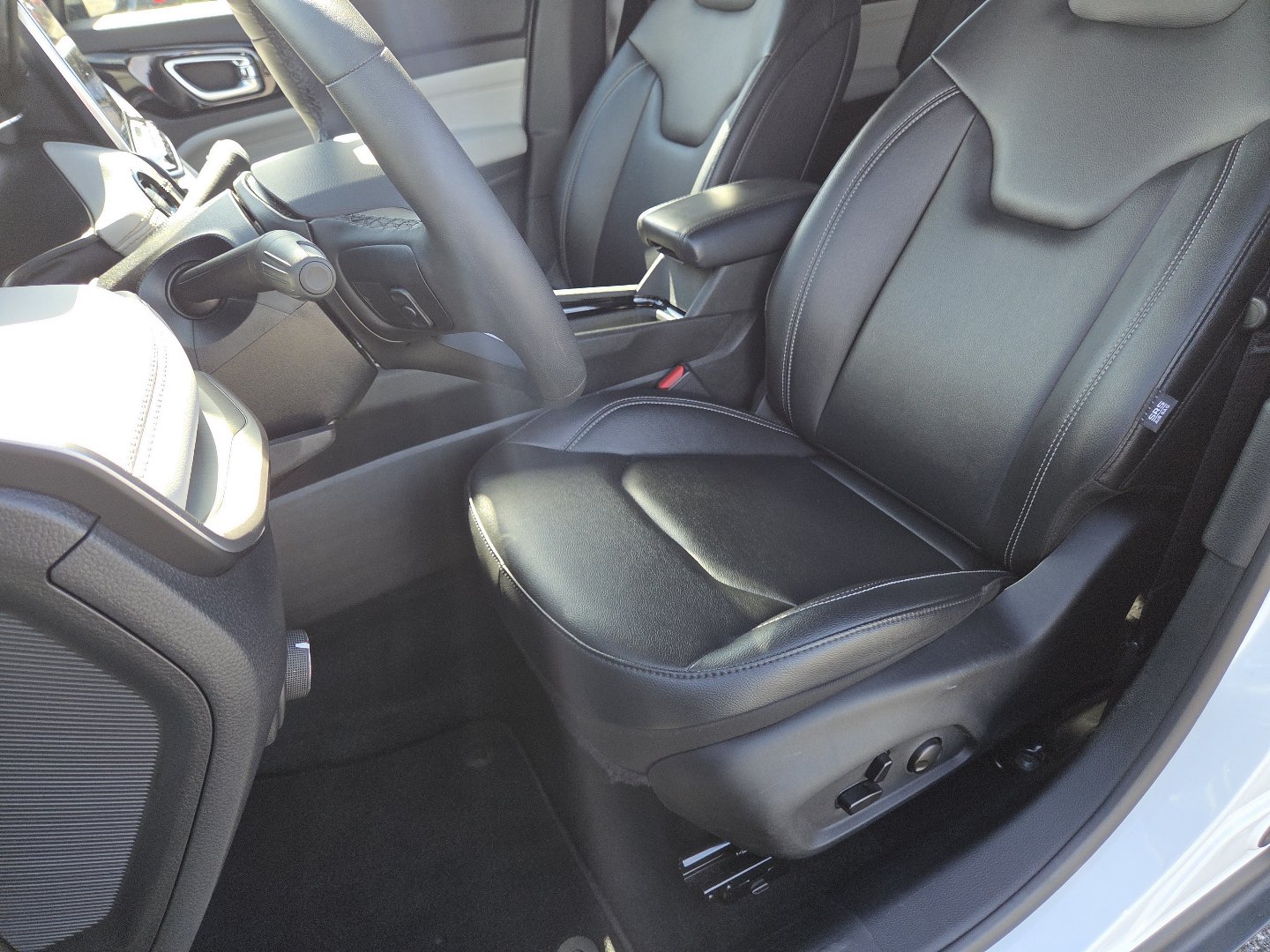 Used 2025 Jeep Compass Limited AWD/4WD image 24
