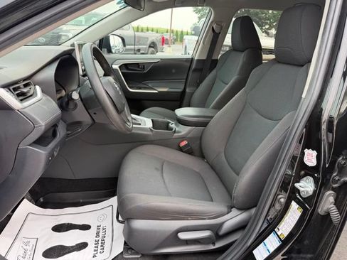 Used 2023 Toyota RAV4 LE AWD/4WD image 11