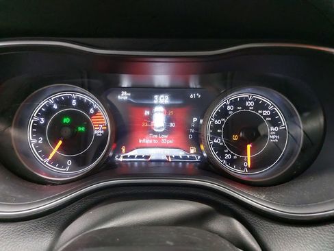 Used 2019 Jeep Cherokee Limited FWD image 17