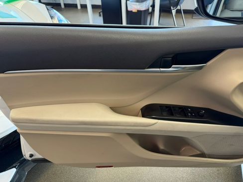 Used 2022 Toyota Camry LE image 27